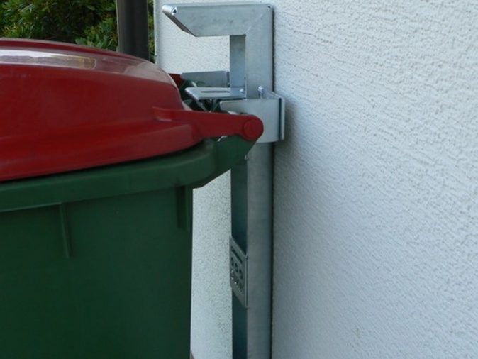 FEST BEFESTIGT UND SICHER VOR VANDALISMUS UND GEWITTER