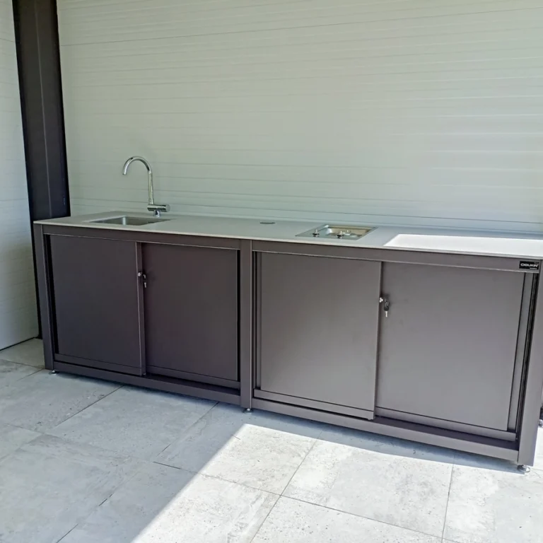 264 cm long Dukin outdoor kitchen with built-in SMEG gas grill